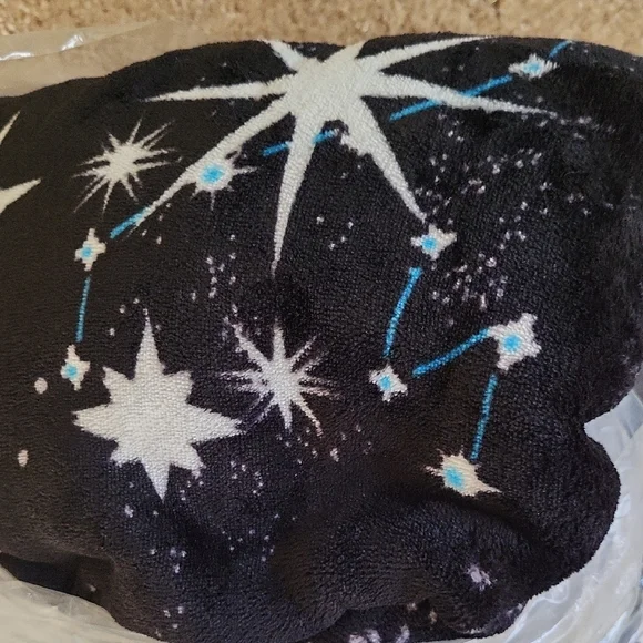 NWT Victoria's Secret Starry Night Sherpa Blanket - Picture 2 of 2